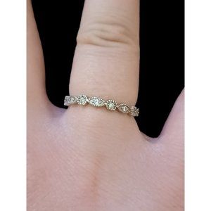 EJI 925 Sterling Silver CZ Crystals Size 7 Minimalist Band Ring